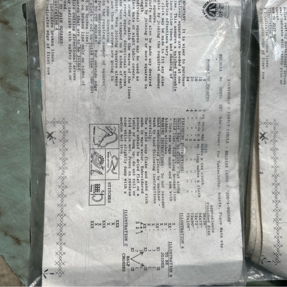 2 Vintage Every women's Family Circle - Belgian Linen "Add-A-Square" embroidery - Picture 2 of 5